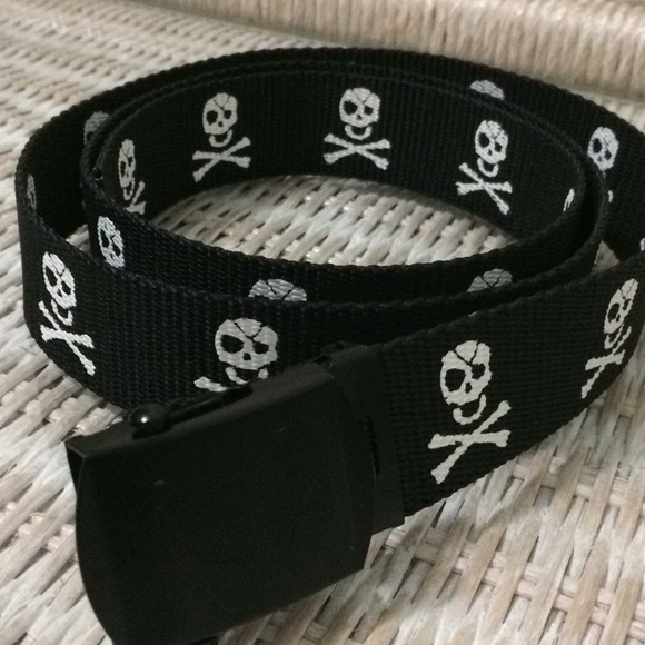 skull and crossbones belt